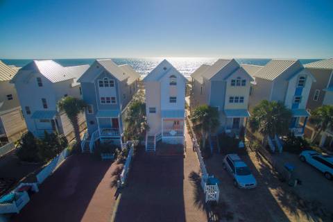 Tangerine Dream, vacation rental in St. George Island, Condo Rental, 3 bedroom 3 bathroom and sleeps 9