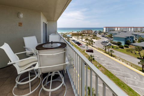 Seacrest 712 - Tidal Breeze, vacation rental in Seacrest Condominiums, Condo Rental, 2 bedroom 2 bathroom and sleeps 6