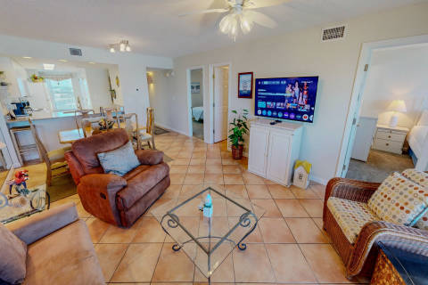 SeaCrest 605, vacation rental in Seacrest Condominiums, Condo Rental, 2 bedroom 2 bathroom and sleeps 6