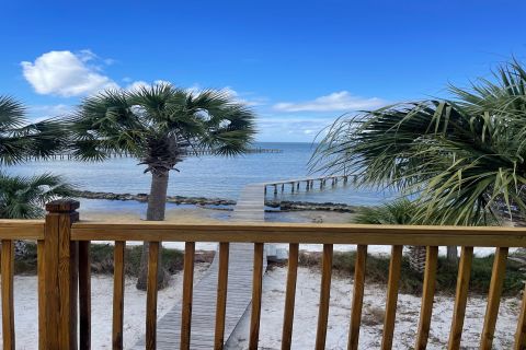 Old Bay, vacation rental in St. George Island, House Rental, 3 bedroom 3 bathroom and sleeps 8