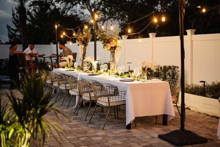 Outdoor dining