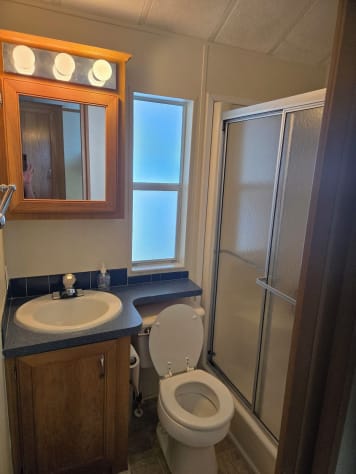 2nd bath with shower