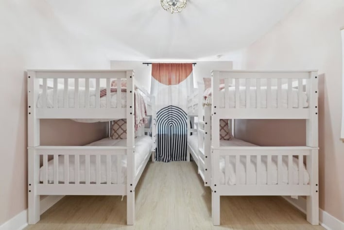 Bed 3 - 2 Twin Bunk (Dolphin Cruise)