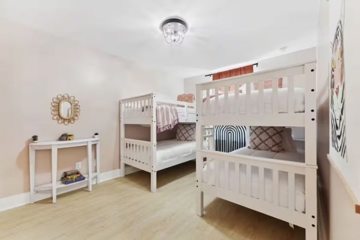 Bed 3 - 2 Twin Bunk (Dolphin Cruise)