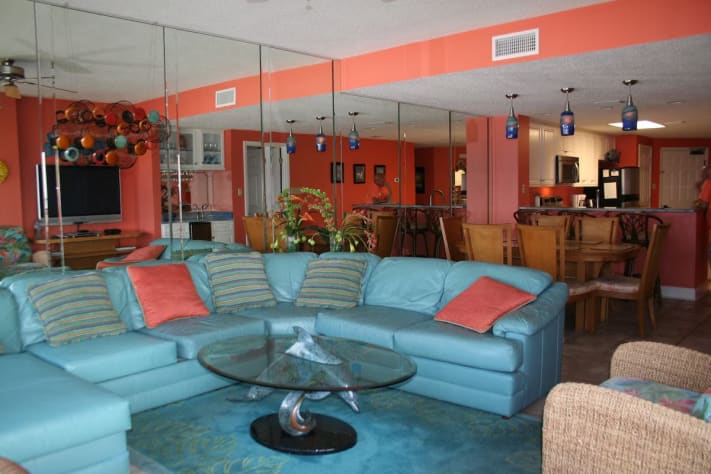 living area - floor plan is open into kitchen