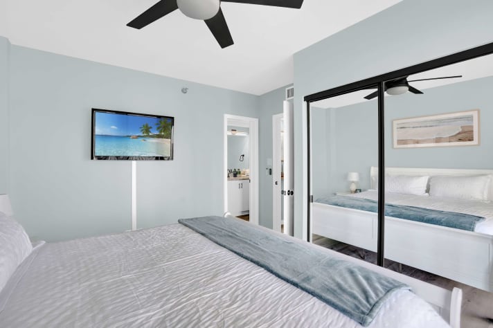 2 Queen Bedroom