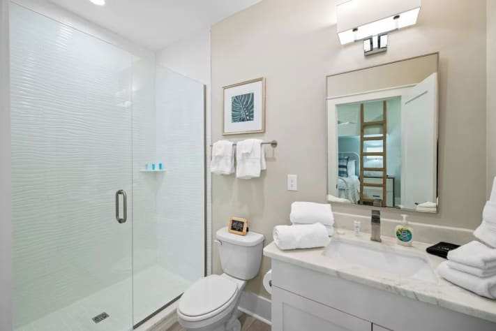 Second floor queen and twin loft bathroom.