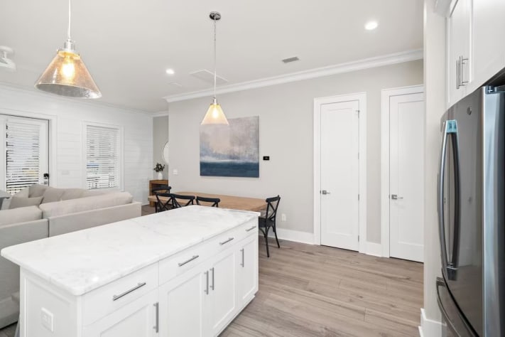 Kitchen with nice sized island for extra seating and/or meal prep.