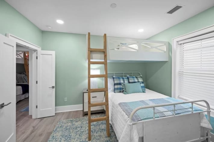 Queen Bedroom w/ XL Loft Bed (sleeps 3-4)