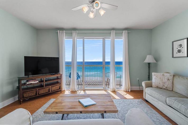 Calming sea view from the living room