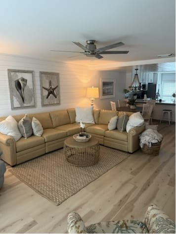 Beautifully decorated spacious living area