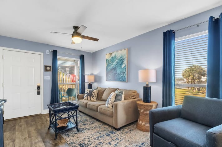 Cozy and spacious living room 