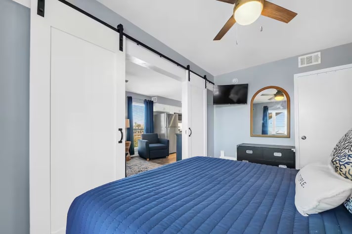 Beautifully decorated spacious bedroom