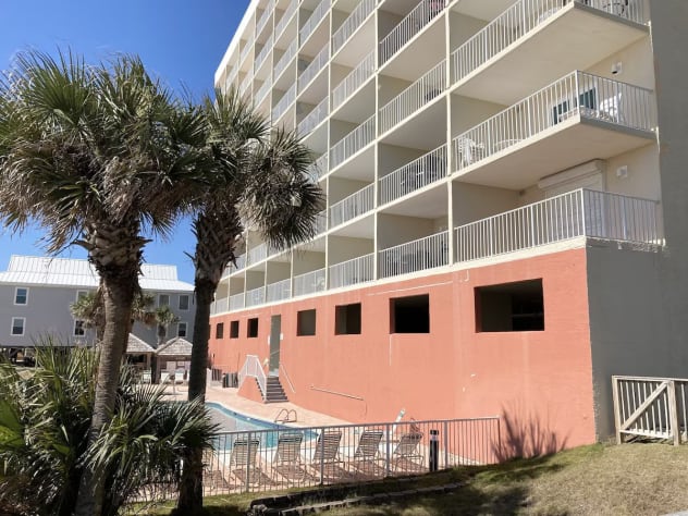 Beach side of Seacrest