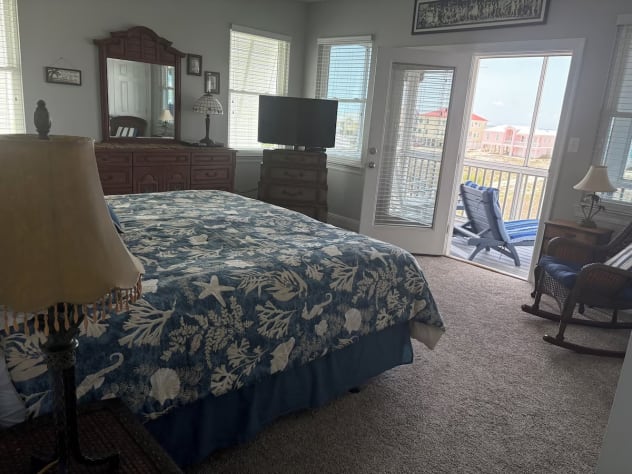 Primary Suite (King)