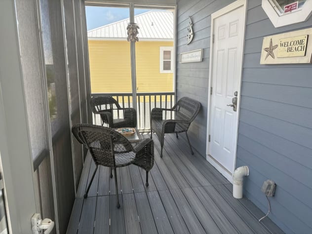 Screened-In Back Porch