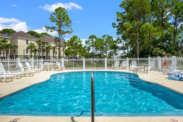 Pool area - Sun loungers