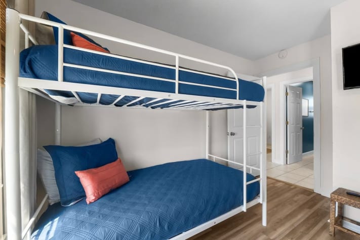 Bunk bed