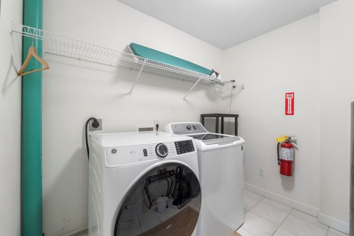 Washer/Dryer/Utility