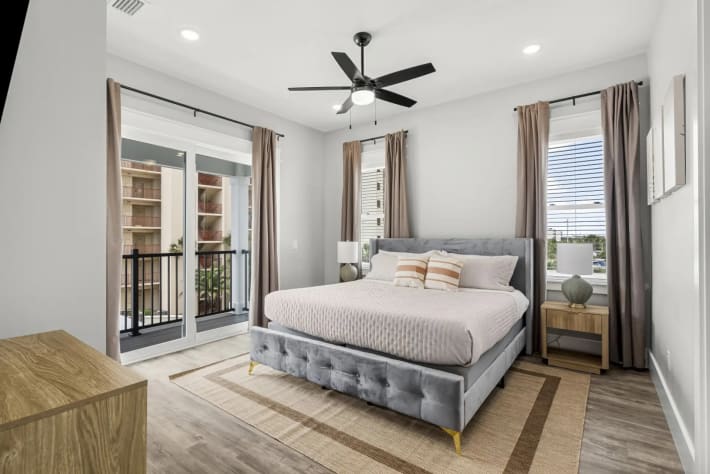 Queen Bedroom With TV.