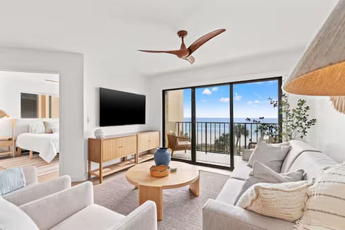 Beautifully decorated spacious living area
