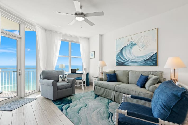 Aqua Beach Resort 1610