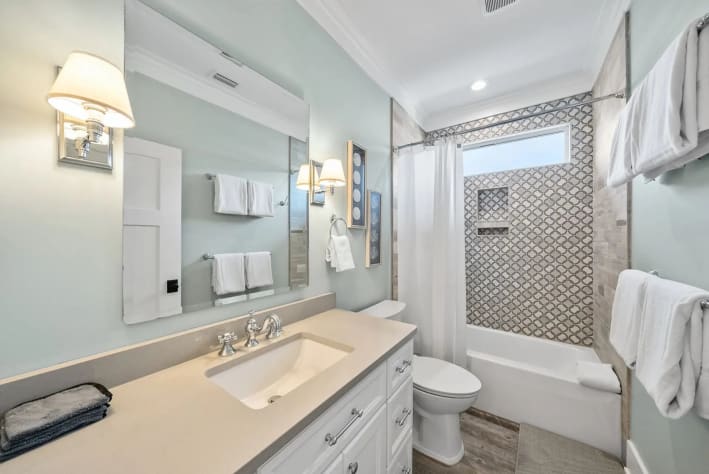 Full Bathroom