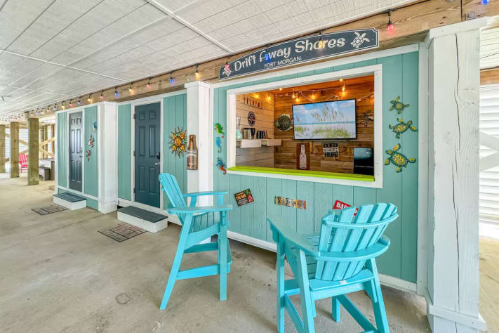 Drift Away Shores - Fort Morgan