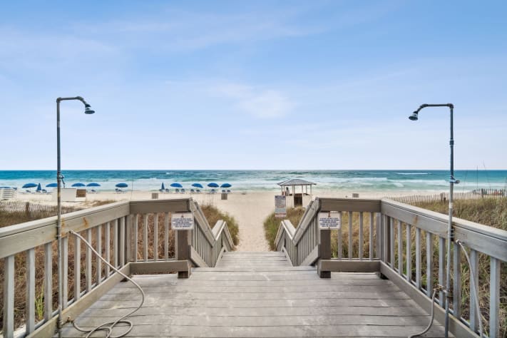 Path to the beach