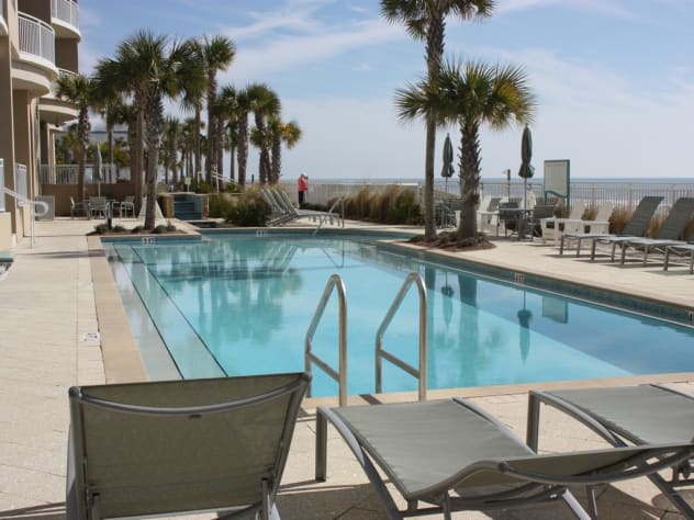 The Relaxation Pool at Aqua