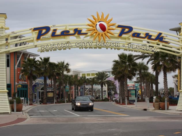 Easy Walk to Pier Park from Aqua