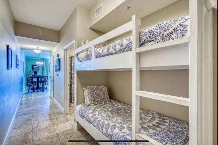Twin bunk beds