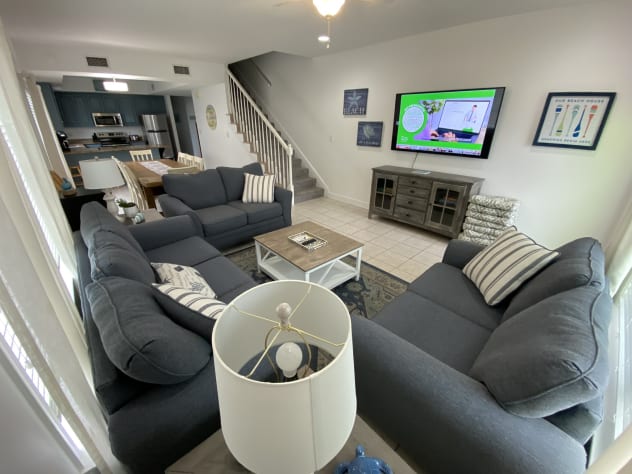 Living Room (1st floor ocean view)