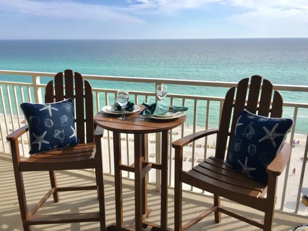 10th Floor Beauty - Fee Beach Chairs!!