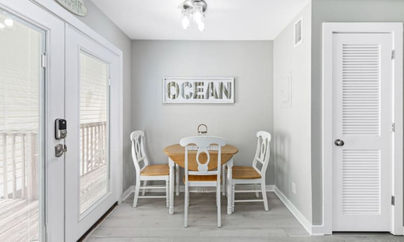 Sand Dollar #13 - Kitchen Eat-in Kitchen overlooking pool