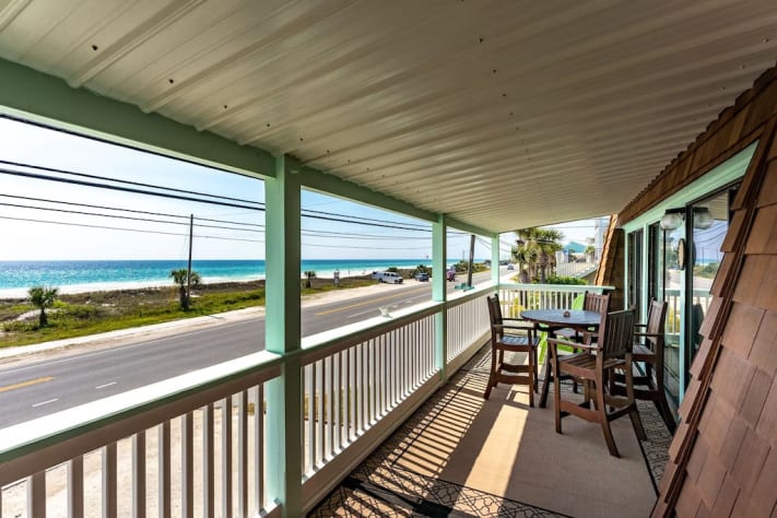 Gorgeous 100sqft deck view