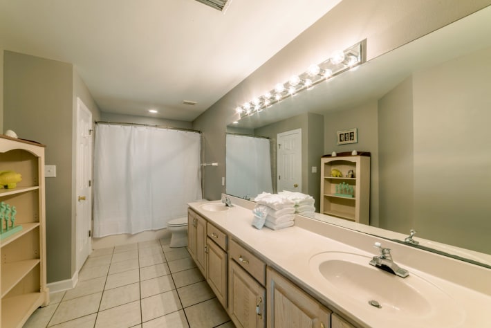 Master bathroom (2nd floor, ocean side, access from master bedroom only)