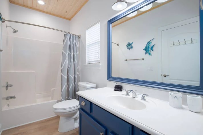 Main level Bathroom