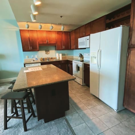 Kitchen and Island seating