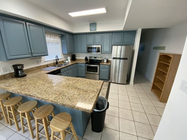 Kitchen (1st floor ocean view)