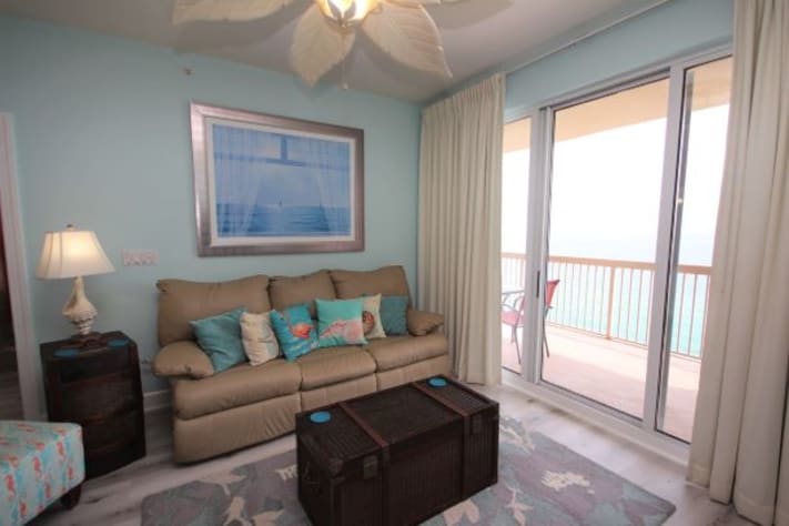 Spacious living room!