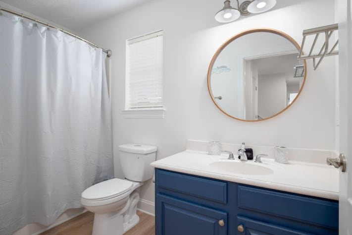 2nd Floor Bathroom