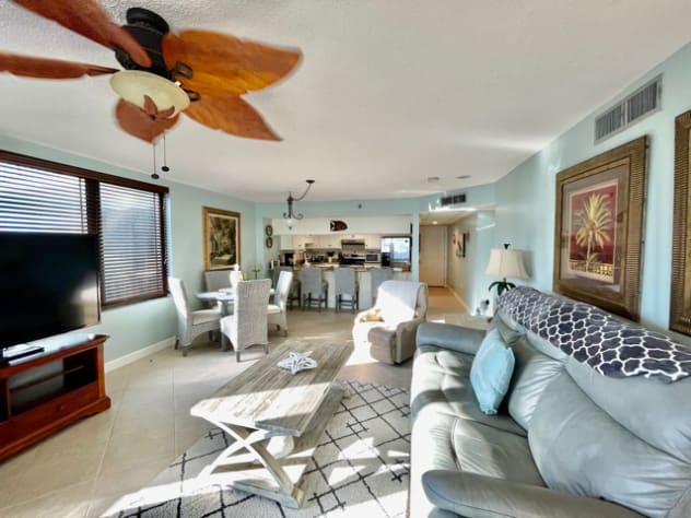 Living Room to Kitchen and Entry 
