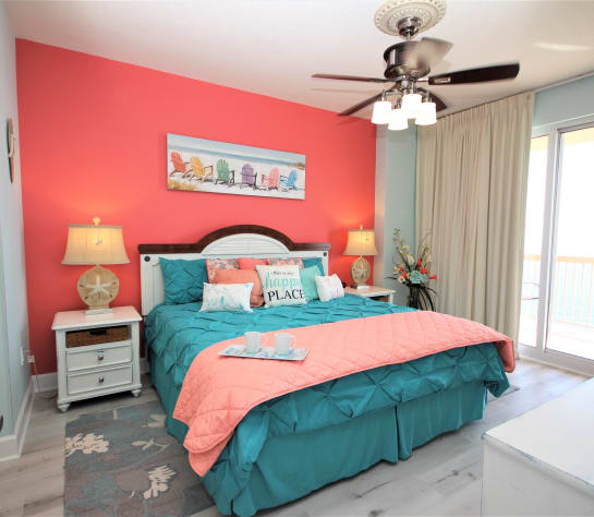 Master is on the Gulf and features a king size bed!