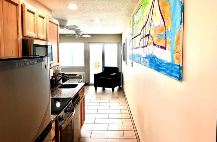 Complete Kitchen even garbage disposal Ice maker