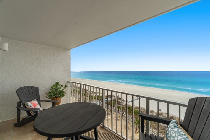 Large balcony with amazing view of the ocean