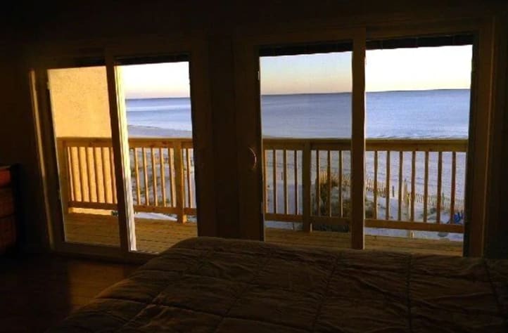 Wake up to This Listen to surf