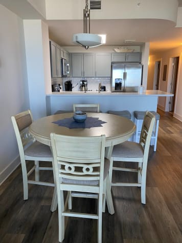 Table, bar and kitchen 