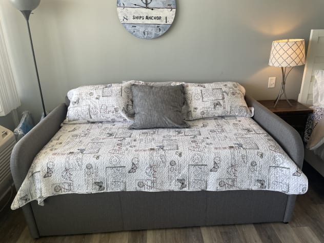 Daybed with Trundle Sleeps 2
