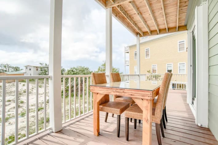 Balcony with seating arrangement and grand skyline